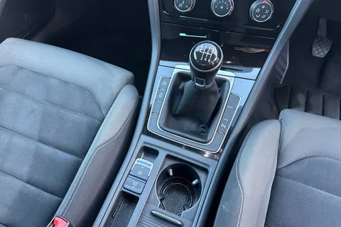 YE17WOD Volkswagen Golf 2.0 TDI BlueMotion Tech GT Euro 6 (s/s) 5dr Thumbnail #23