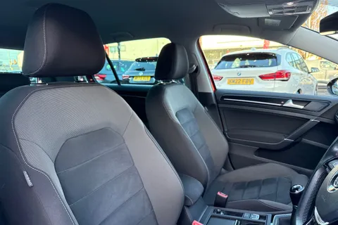 YE17WOD Volkswagen Golf 2.0 TDI BlueMotion Tech GT Euro 6 (s/s) 5dr Thumbnail #24