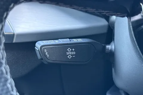 NU74JZT Audi Q2 S line 35 TFSI 150 PS S tronic Thumbnail #38