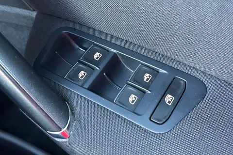 YE17WOD Volkswagen Golf 2.0 TDI BlueMotion Tech GT Euro 6 (s/s) 5dr Thumbnail #34