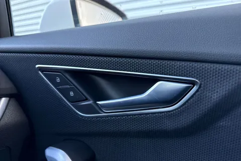 NU74JZT Audi Q2 S line 35 TFSI 150 PS S tronic Thumbnail #40