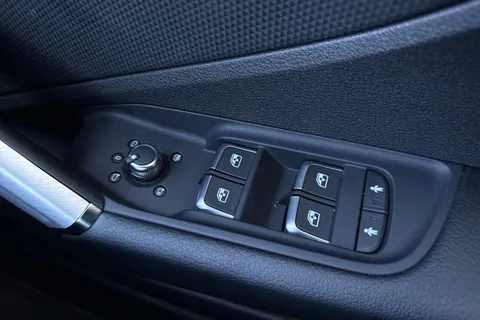 NU74JZT Audi Q2 S line 35 TFSI 150 PS S tronic Thumbnail #41