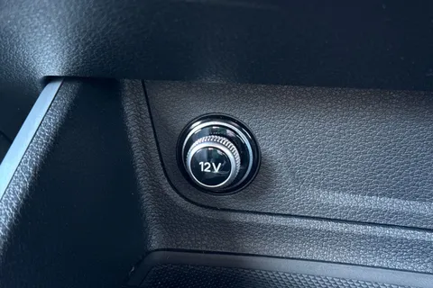 NU74JZT Audi Q2 S line 35 TFSI 150 PS S tronic Thumbnail #43