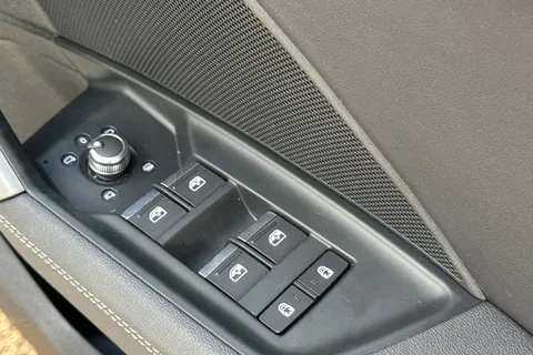 KT74WMZ Audi A3 Black Edition 35 TFSI  150 PS S tronic Thumbnail #42