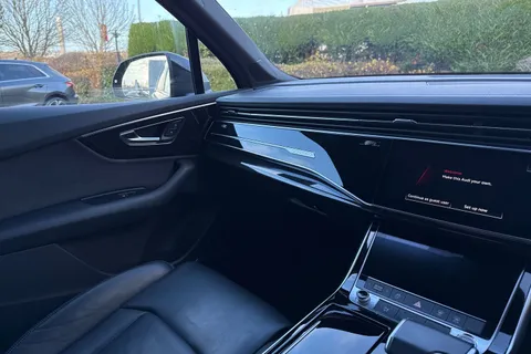 EY72ZXC Audi Q7 Black Edition 50 TDI quattro 286 PS tiptronic Thumbnail #15