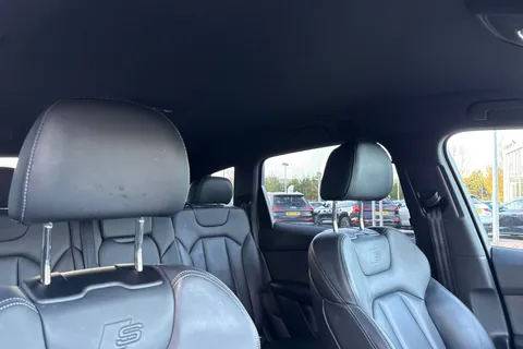 EY72ZXC Audi Q7 Black Edition 50 TDI quattro 286 PS tiptronic Thumbnail #21