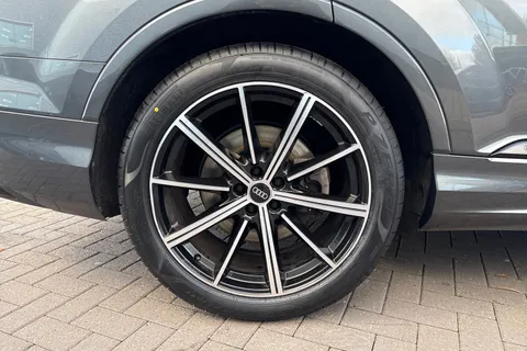 EY72ZXC Audi Q7 Black Edition 50 TDI quattro 286 PS tiptronic Thumbnail #23