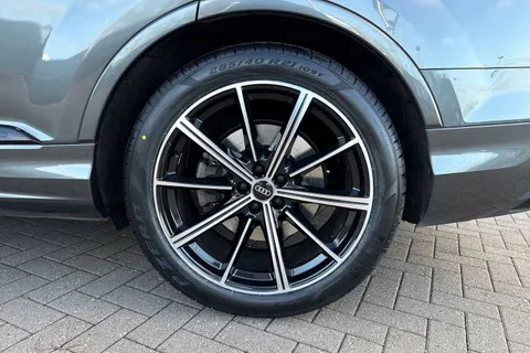 EY72ZXC Audi Q7 Black Edition 50 TDI quattro 286 PS tiptronic Thumbnail #24