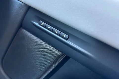 KN74TYG Land Rover Range Rover Evoque 2.0 D200 Dynamic SE 5dr Thumbnail #27