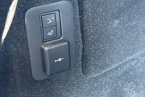 KN74TYG Land Rover Range Rover Evoque 2.0 D200 Dynamic SE 5dr Thumbnail #29