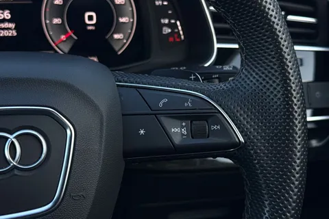 EY72ZXC Audi Q7 Black Edition 50 TDI quattro 286 PS tiptronic Thumbnail #36