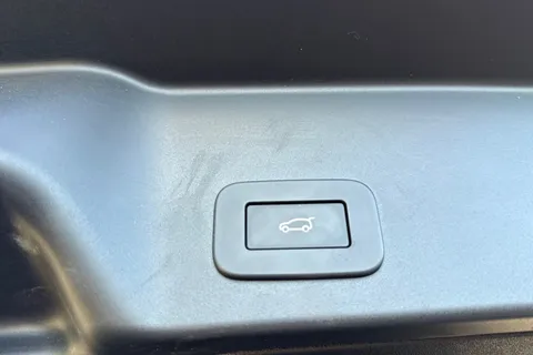 KN74TYG Land Rover Range Rover Evoque 2.0 D200 Dynamic SE 5dr Thumbnail #33