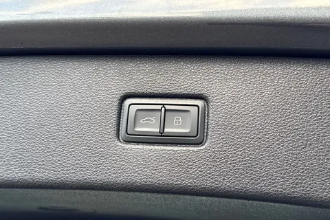 EY72ZXC Audi Q7 Black Edition 50 TDI quattro 286 PS tiptronic Thumbnail #44