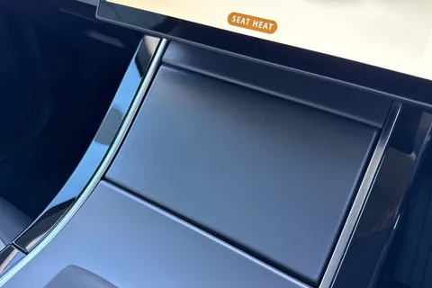 KN74TYG Land Rover Range Rover Evoque 2.0 D200 Dynamic SE 5dr Thumbnail #44