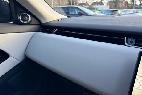 KN74TYG Land Rover Range Rover Evoque 2.0 D200 Dynamic SE 5dr Thumbnail #50