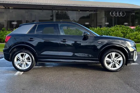 GJ74FDN Audi Q2 S line 35 TFSI 150 PS S tronic Thumbnail #4