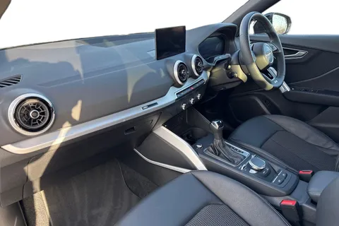 GJ74FDN Audi Q2 S line 35 TFSI 150 PS S tronic Thumbnail #16