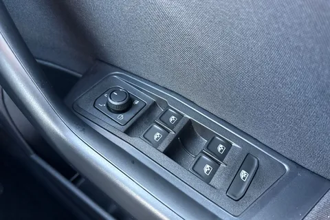 AP25JWK Volkswagen T-Roc 1.5 TSI Match 5dr DSG | Rear Camera | App Connect Thumbnail #24