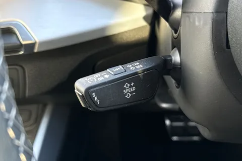 GJ74FDN Audi Q2 S line 35 TFSI 150 PS S tronic Thumbnail #35