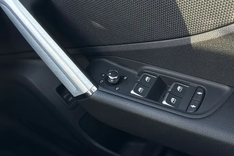 GJ74FDN Audi Q2 S line 35 TFSI 150 PS S tronic Thumbnail #38