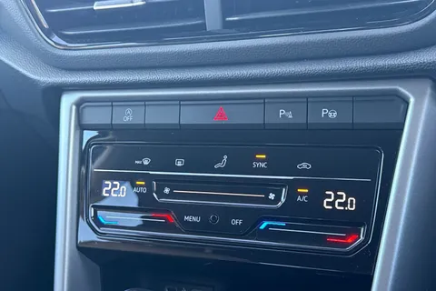 AP25JWK Volkswagen T-Roc 1.5 TSI Match 5dr DSG | Rear Camera | App Connect Thumbnail #32
