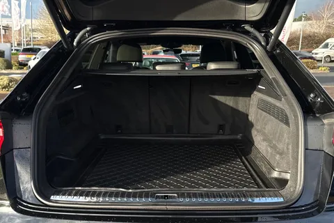 SO71HGD Audi Q8 Black Edition 55 TFSI quattro 340 PS tiptronic Thumbnail #8