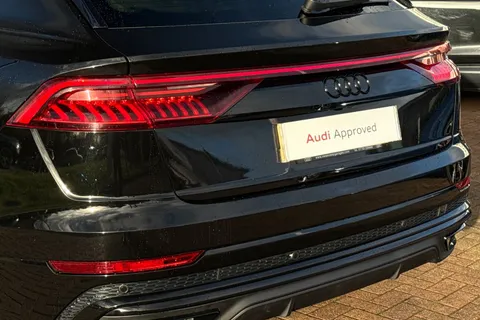 SO71HGD Audi Q8 Black Edition 55 TFSI quattro 340 PS tiptronic Thumbnail #9