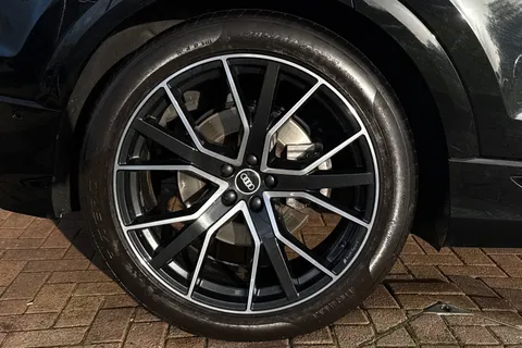 SO71HGD Audi Q8 Black Edition 55 TFSI quattro 340 PS tiptronic Thumbnail #11