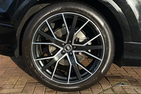 SO71HGD Audi Q8 Black Edition 55 TFSI quattro 340 PS tiptronic Thumbnail #13