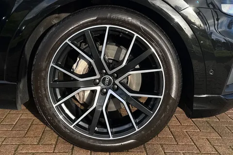 SO71HGD Audi Q8 Black Edition 55 TFSI quattro 340 PS tiptronic Thumbnail #14