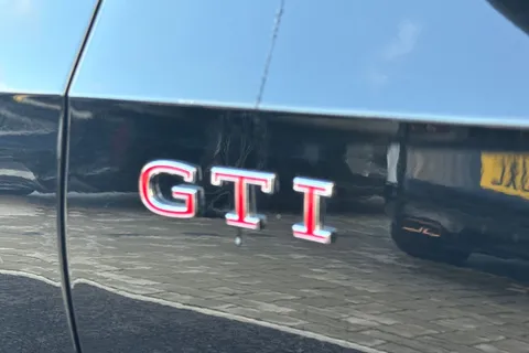 KP75HNF Volkswagen Golf 2.0 TSI 265 GTI 5dr DSG Thumbnail #28