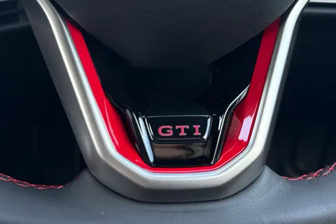 KP75HNF Volkswagen Golf 2.0 TSI 265 GTI 5dr DSG Thumbnail #37