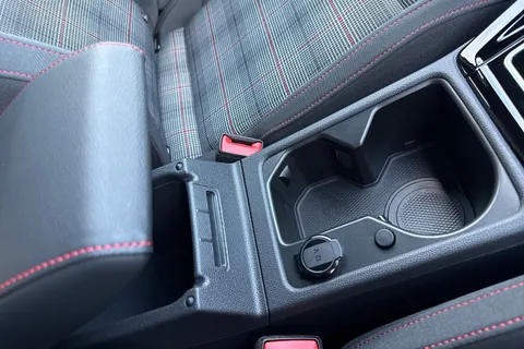 KP75HNF Volkswagen Golf 2.0 TSI 265 GTI 5dr DSG Thumbnail #40