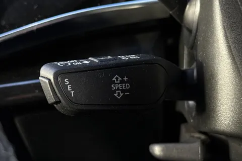 SO71HGD Audi Q8 Black Edition 55 TFSI quattro 340 PS tiptronic Thumbnail #39