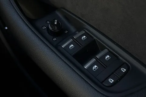 SO71HGD Audi Q8 Black Edition 55 TFSI quattro 340 PS tiptronic Thumbnail #40