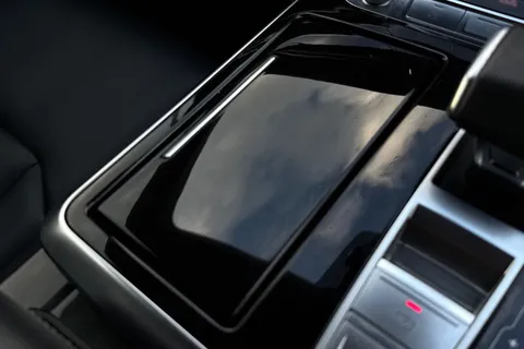 SO71HGD Audi Q8 Black Edition 55 TFSI quattro 340 PS tiptronic Thumbnail #48