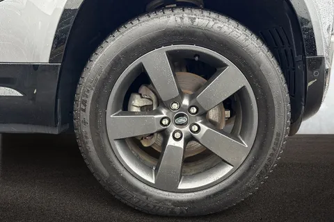 KT73NXR Land Rover Defender 90 3.0 D250 X-Dynamic HSE 3dr Thumbnail #8