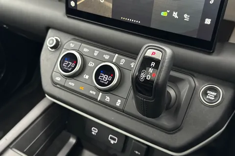 KT73NXR Land Rover Defender 90 3.0 D250 X-Dynamic HSE 3dr Thumbnail #13