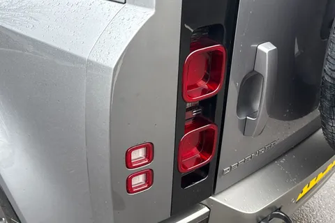 KT73NXR Land Rover Defender 90 3.0 D250 X-Dynamic HSE 3dr Thumbnail #19