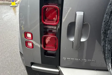 KT73NXR Land Rover Defender 90 3.0 D250 X-Dynamic HSE 3dr Thumbnail #26