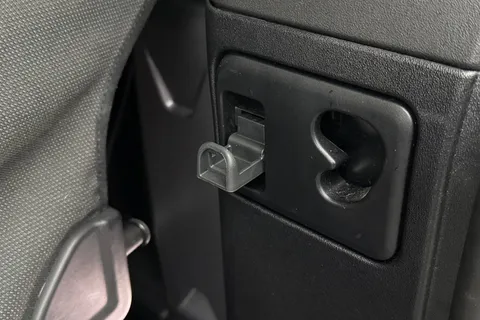 KT73NXR Land Rover Defender 90 3.0 D250 X-Dynamic HSE 3dr Thumbnail #27