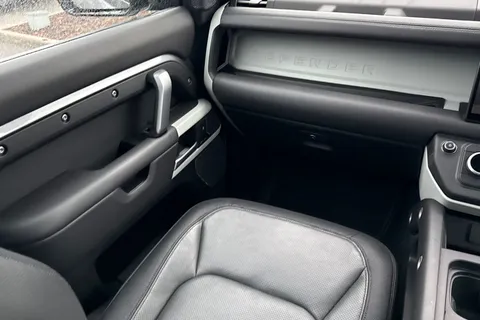 KT73NXR Land Rover Defender 90 3.0 D250 X-Dynamic HSE 3dr Thumbnail #38