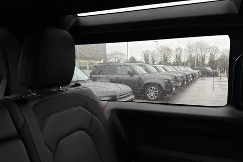 KT73NXR Land Rover Defender 90 3.0 D250 X-Dynamic HSE 3dr Thumbnail #41