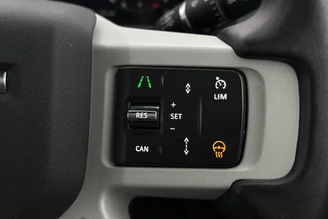 KT73NXR Land Rover Defender 90 3.0 D250 X-Dynamic HSE 3dr Thumbnail #47