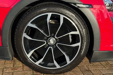 RJ23UCT Porsche Taycan Performance Plus 93.4kWh 4 Cross Turismo Auto 4WD 5dr (11kW Charger) Thumbnail #11