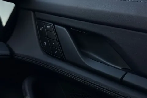 RJ23UCT Porsche Taycan Performance Plus 93.4kWh 4 Cross Turismo Auto 4WD 5dr (11kW Charger) Thumbnail #22