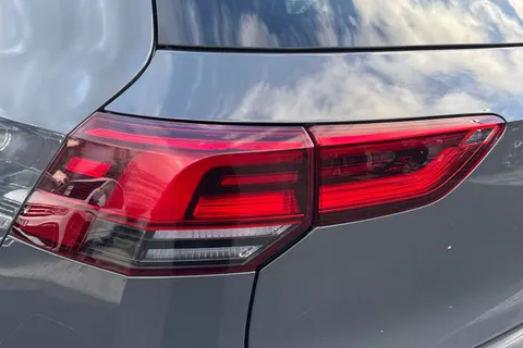 YD23GJL Volkswagen Golf 1.5 TSI R-Line 5dr, PAN ROOF, 18' BERGAMO ALLOYS Thumbnail #7