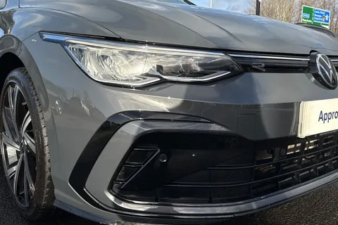 YD23GJL Volkswagen Golf 1.5 TSI R-Line 5dr, PAN ROOF, 18' BERGAMO ALLOYS Thumbnail #8