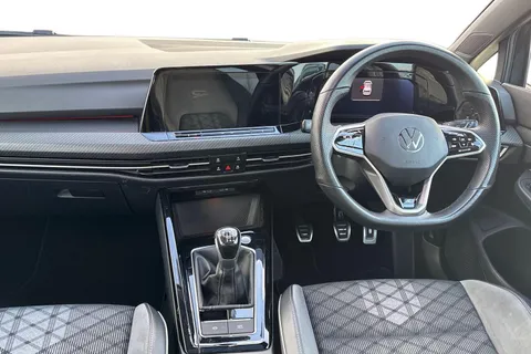 YD23GJL Volkswagen Golf 1.5 TSI R-Line 5dr, PAN ROOF, 18' BERGAMO ALLOYS Thumbnail #17