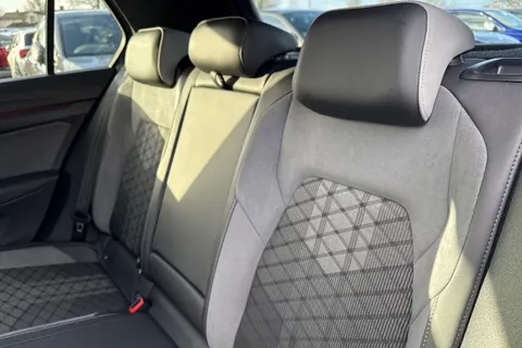 YD23GJL Volkswagen Golf 1.5 TSI R-Line 5dr, PAN ROOF, 18' BERGAMO ALLOYS Thumbnail #18